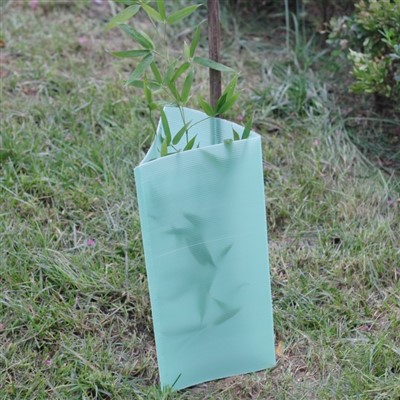 Maßgeschneiderter Baumschutz aus Kunststoff für Pflanzen